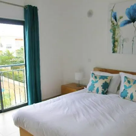 Condominium Porto De Mos * لاغوس